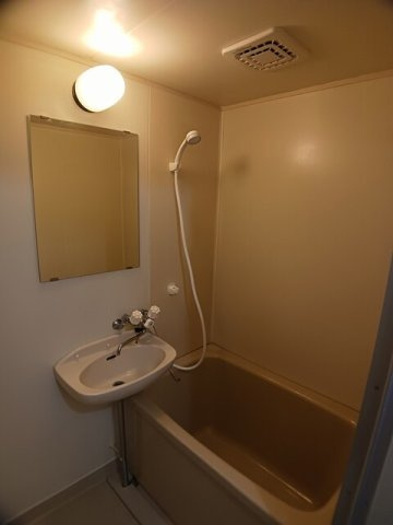 コーポ長島の浴室|落ち着いた空間のお風呂です