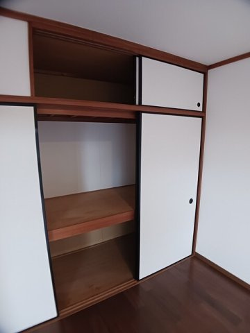 コーポ長島の収納|便利な収納スペースです