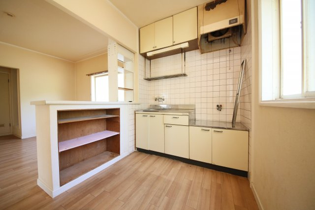 ゴールドハイツB棟のキッチン|別部屋同間取りのお写真となります。参考にご覧くださいませ。