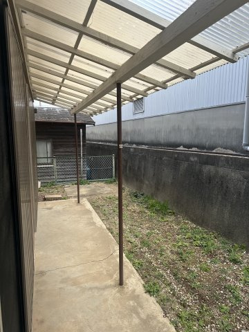 中浜町167番貸家群の庭