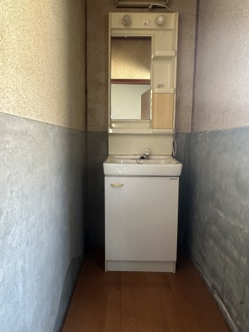 中浜町167番貸家群の洗面所