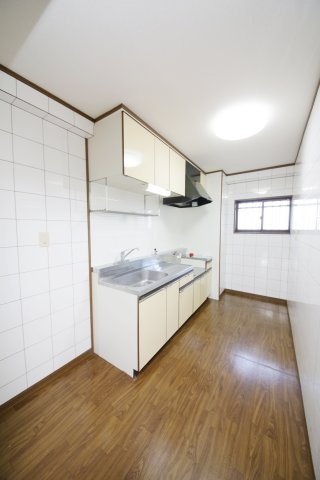 第七サワータウンのキッチン|別部屋同間取りのお写真となります。参考にご覧くださいませ。