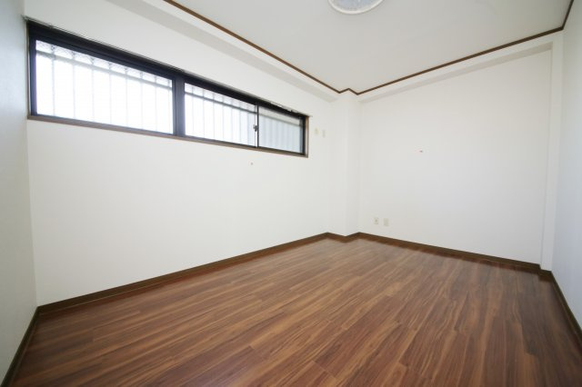 第七サワータウンの洋室|別部屋同間取りのお写真となります。参考にご覧くださいませ。