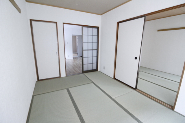 グレイスイケノキタの和室