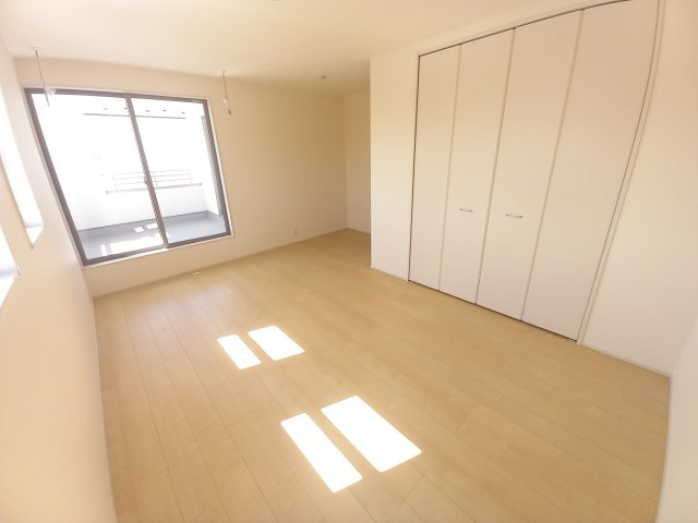 ご予約受付中！お早めに！　【新築建売住宅】　いわき市小名浜燈籠原　全10棟　3号棟の洋室|きれいな洋室です