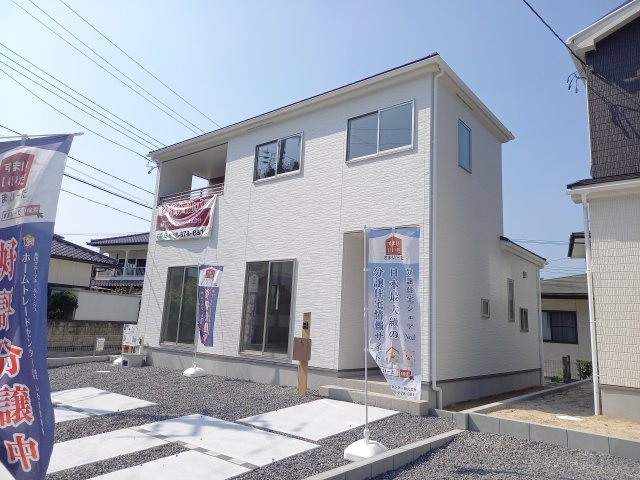 【いわき市仁井田町　全3棟　2号棟】　●新生活応援キャンペーン実施中●の外観|同施工　外観の写真です！！過ごす時間が長いからこそ家族との繋がりが感じられるお家！にぎやかな声で日々の会話も弾む楽しい空間となります。家に帰宅するのがより一層楽しみになりますね♪