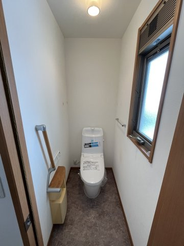 福井市高木町　中古戸建のトイレ