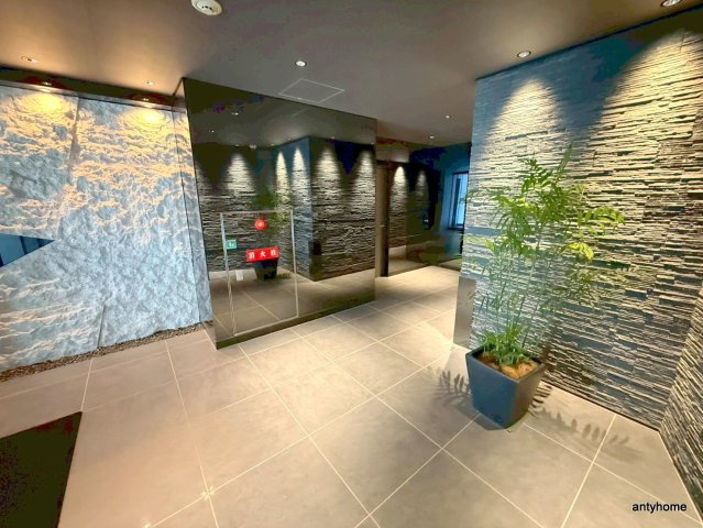 ルーエ本町　仲介手数料無料のロビー