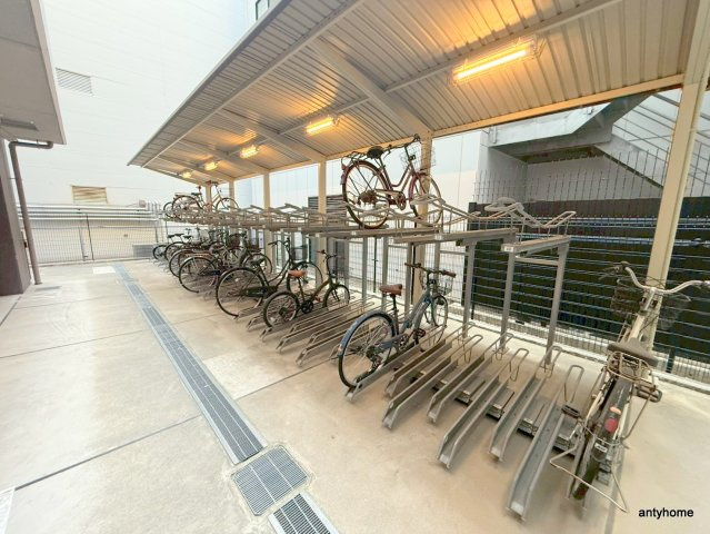 ルーエ本町　仲介手数料無料の駐車場