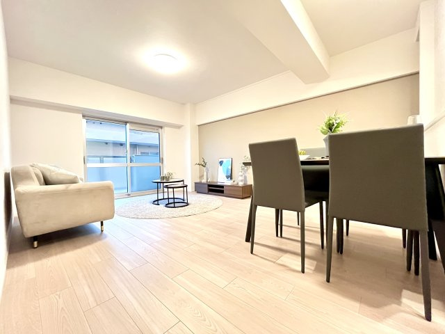 吹田芙蓉ハイツの居間・リビング