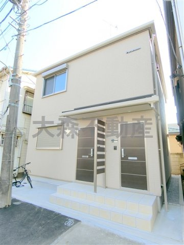 ジラソーレの外観|2017年12月築　軽量鉄骨造地上2階建て総戸数2戸の賃貸アパート
東京都大田区大森中2丁目　京浜急行本線梅屋敷駅徒歩7分、京急蒲田駅徒歩17分