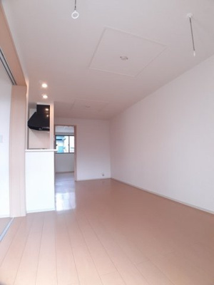 【居間・リビング】 | ピオニール岡田 | ゆったりとしたリビングです