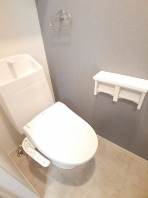 【トイレ】 | ハーモニー紀の川　Ⅲ | ゆったりとした空間のトイレです