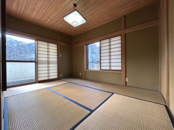 商談中　海を遠望する宇佐美みのりの村2LDKの和室|2階西側和室