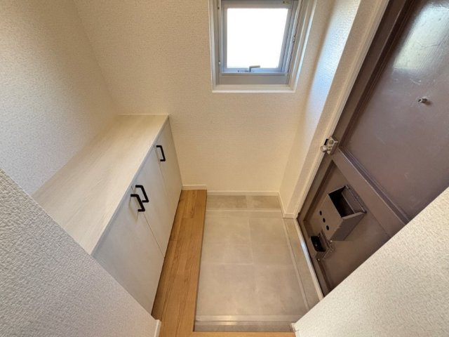 第二東山ハイツの玄関|シンプルで使いやすい玄関です