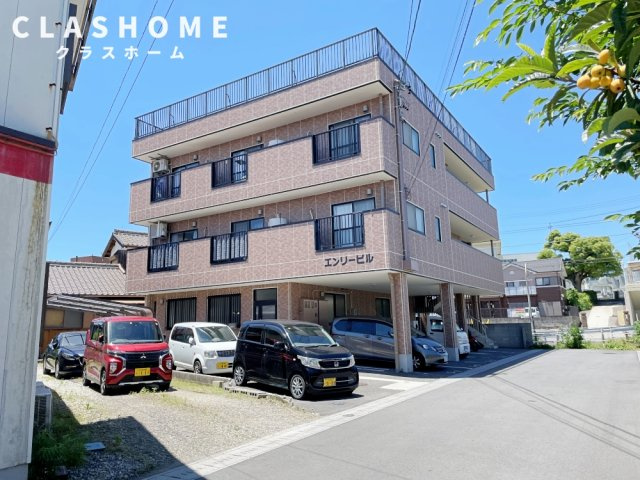 エンリービルの外観