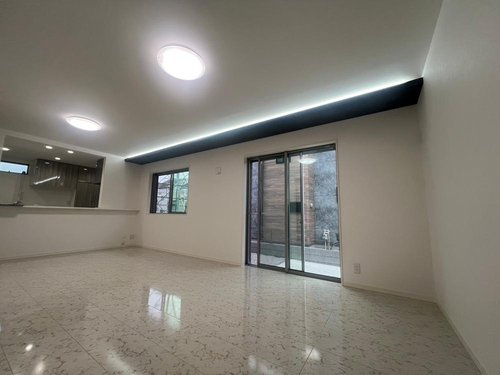 【GRAFARE　ZEH水準仕様】小平小川町２丁目の居間・リビング|リビング広々18帖超のためご家族で快適にお過ごしいただけます♪全窓網戸付き♪