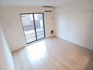 【居間・リビング】 | Ｋ．Ｚ　ｗｉｌｌ　Ｊ | こちらのリビングで趣味の時間をお楽しみください