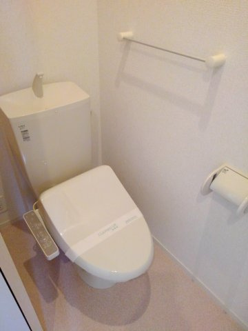 ゆったりとした空間のトイレです