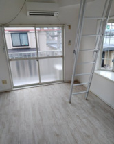 こちらのリビングで趣味の時間をお楽しみください