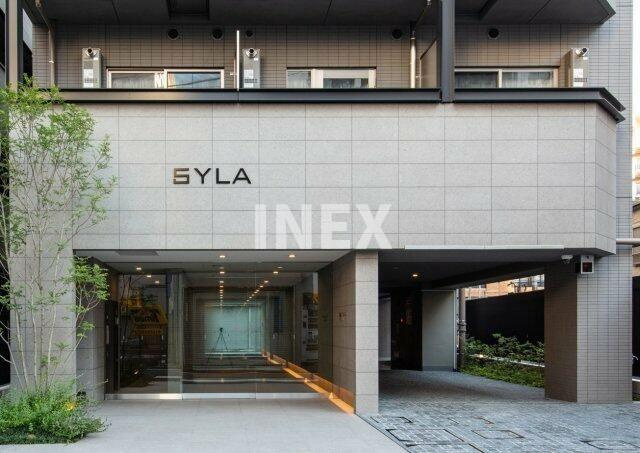 横浜市中区長者町５丁目の賃貸マンションのエントランス