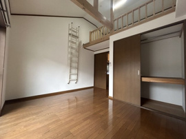 こちらのリビングで趣味の時間をお楽しみください