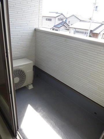 レ・セーナ沖洲Ａのバルコニー|暖かな日差しのふりそそぐバルコニー