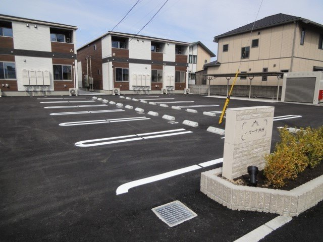 レ・セーナ沖洲Ａの駐車場|駐車場に車を止められます