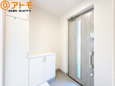 【玄関】 | 清水区折戸9期　新築戸建　1号棟 | 玄関は収納付きで使い勝手良好♪見た目もすっきり♪