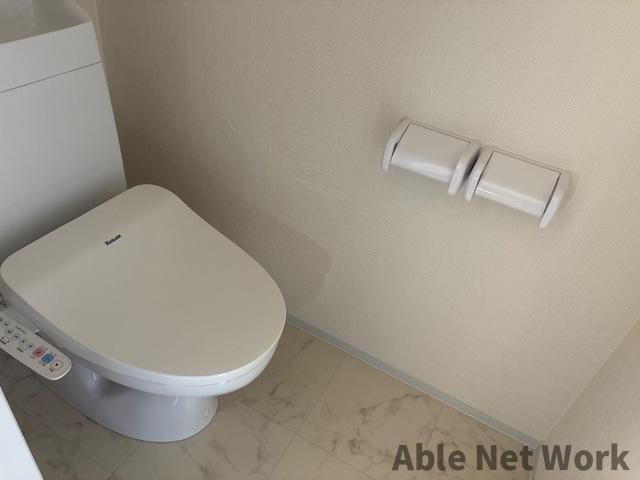 シェーンハイムAのトイレ|温水洗浄暖房便座付き