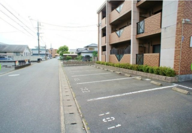 DC.フラットの駐車場|同タイプイメージ写真