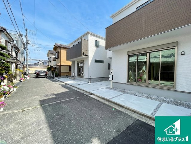 18(土)19(日)20(祝)現地説明会　東大阪市玉串町西　ラスト1邸の前面道路含む現地写真|周辺は閑静な住宅街！前面道路広々で車の出し入れも便利です。駐車が苦手な方でも安心して車庫入れできます！