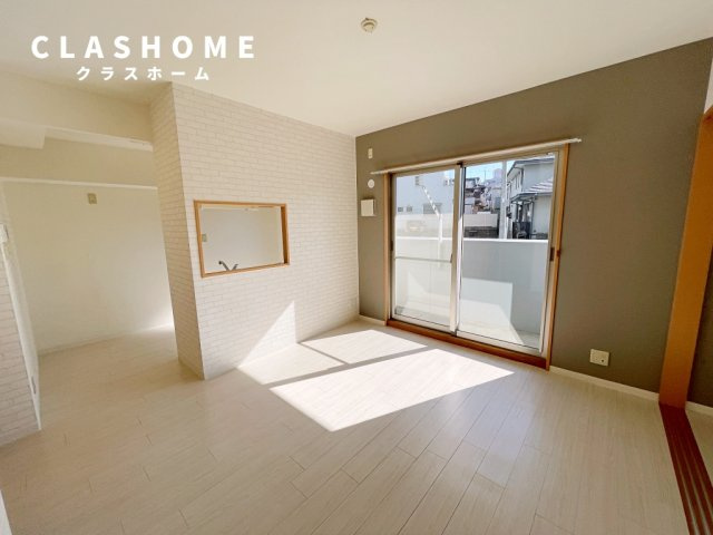 サニーハイツ　　　の居間・リビング|同物件の別部屋になります。