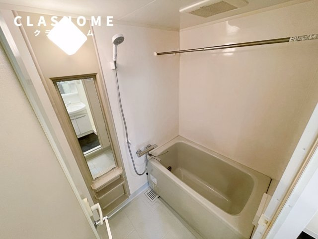 サニーハイツ　　　の浴室|同物件の別部屋になります。