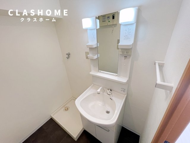 サニーハイツ　　　の洗面所|同物件の別部屋になります。