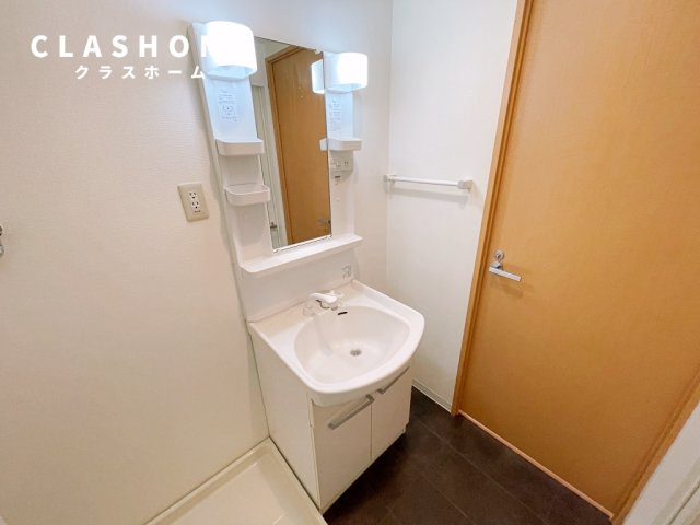サニーハイツ　　　の洗面所|同物件の別部屋になります。