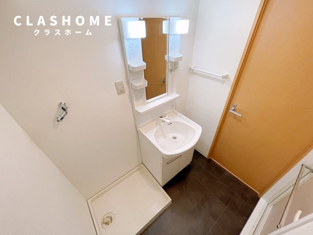 サニーハイツ　　　の洗面所|同物件の別部屋になります。