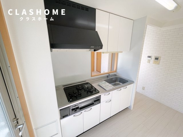 サニーハイツ　　　のキッチン|同物件の別部屋になります。