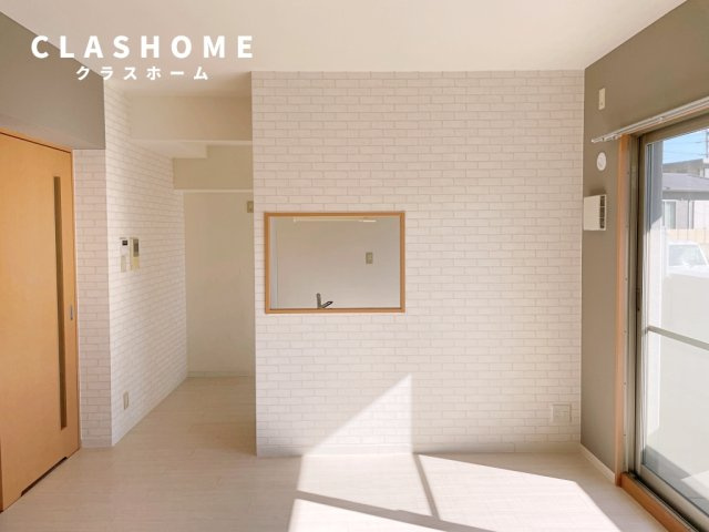 サニーハイツ　　　の居間・リビング|同物件の別部屋になります。