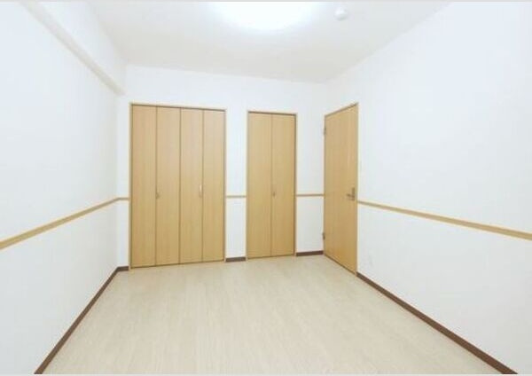 ハイウイング要の寝室