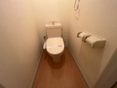 【トイレ】 | アンジェリック | ２階シャワー付トイレ（イメージ）