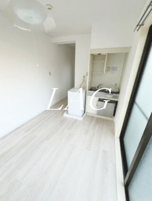 【居間・リビング】 | 千駄木マンション | 洋室のお部屋です。家具家電はありません。