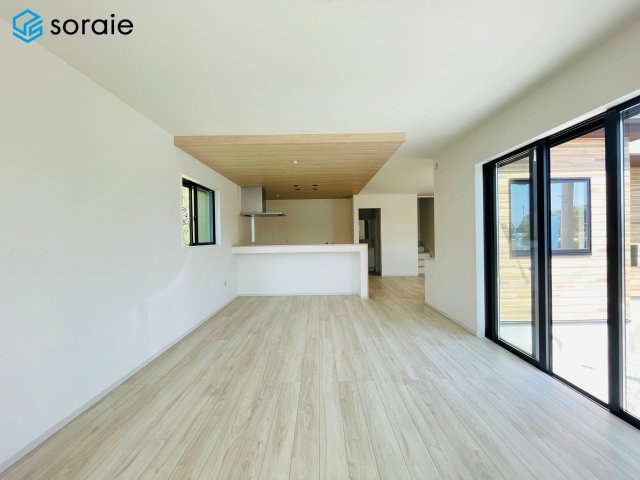 狭山市中新田1期　新築戸建の居間・リビング|4/11撮影
