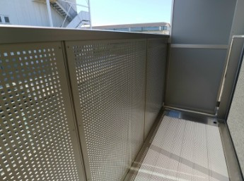 アザレア梅満のバルコニー|広々としたバルコニーです