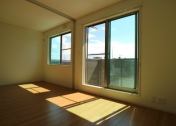 アザレア梅満の居間・リビング|居間です