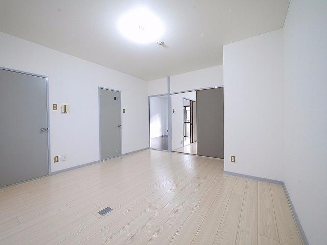 クリスタル21の居間・リビング|ゆったり過ごせるリビングです