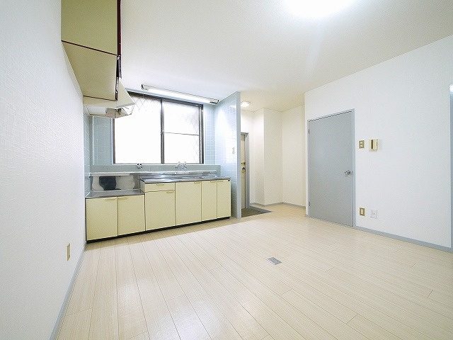 クリスタル21の居間・リビング|リビングです