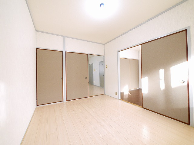 クリスタル21の洋室|コンパクトで使いやすい洋室です