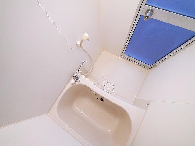 クリスタル21の浴室|コンパクトで使いやすいお風呂です