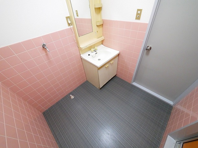 クリスタル21の洗面所|スペースが確保できる洗面所です